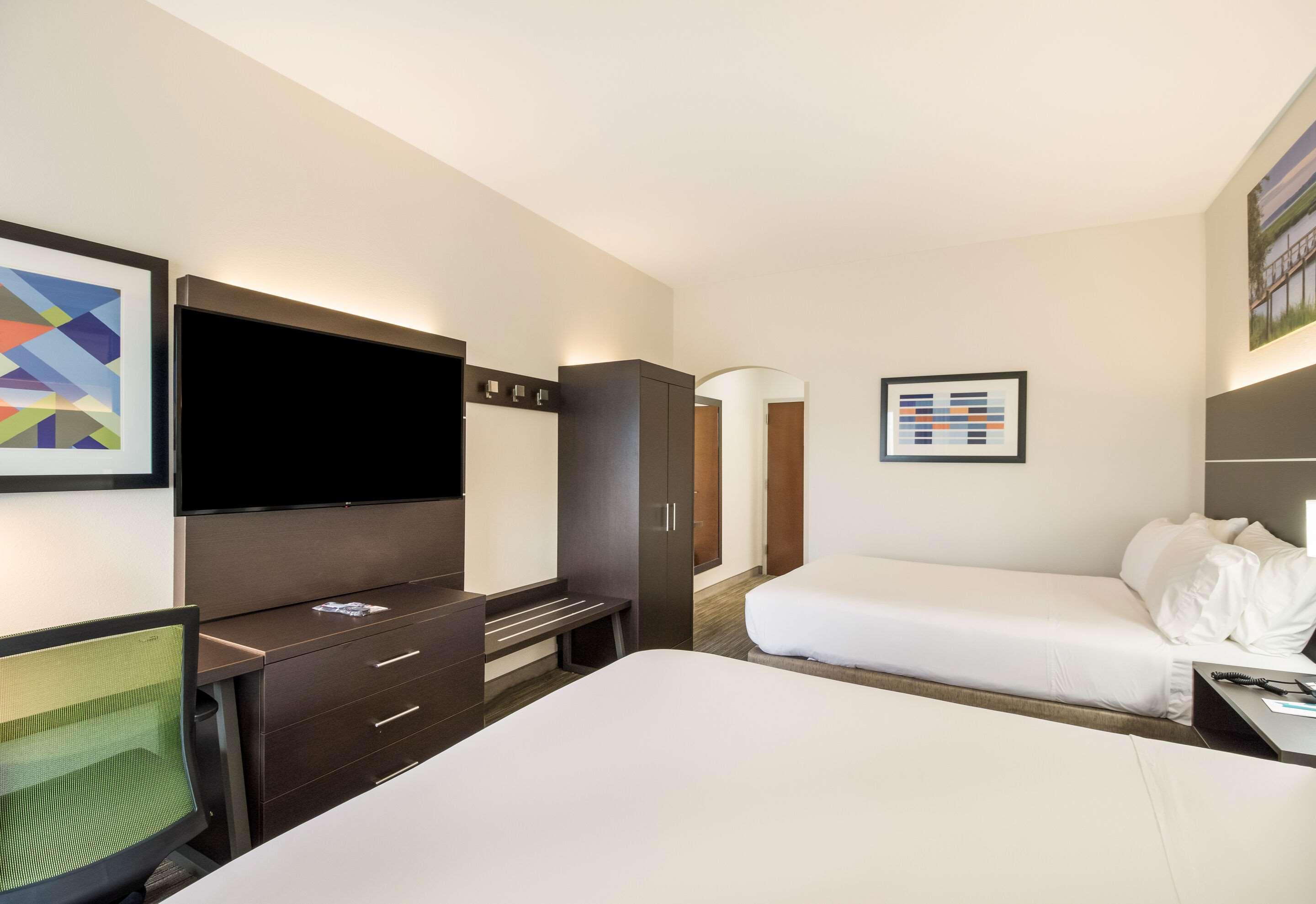 Hotel Clarion Pointe New Bern Extérieur photo