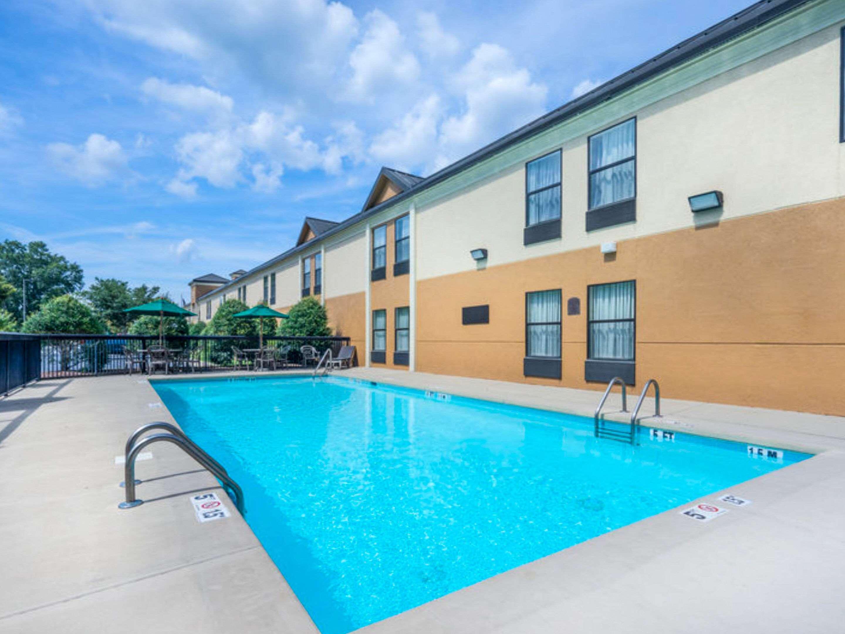 Hotel Clarion Pointe New Bern Extérieur photo