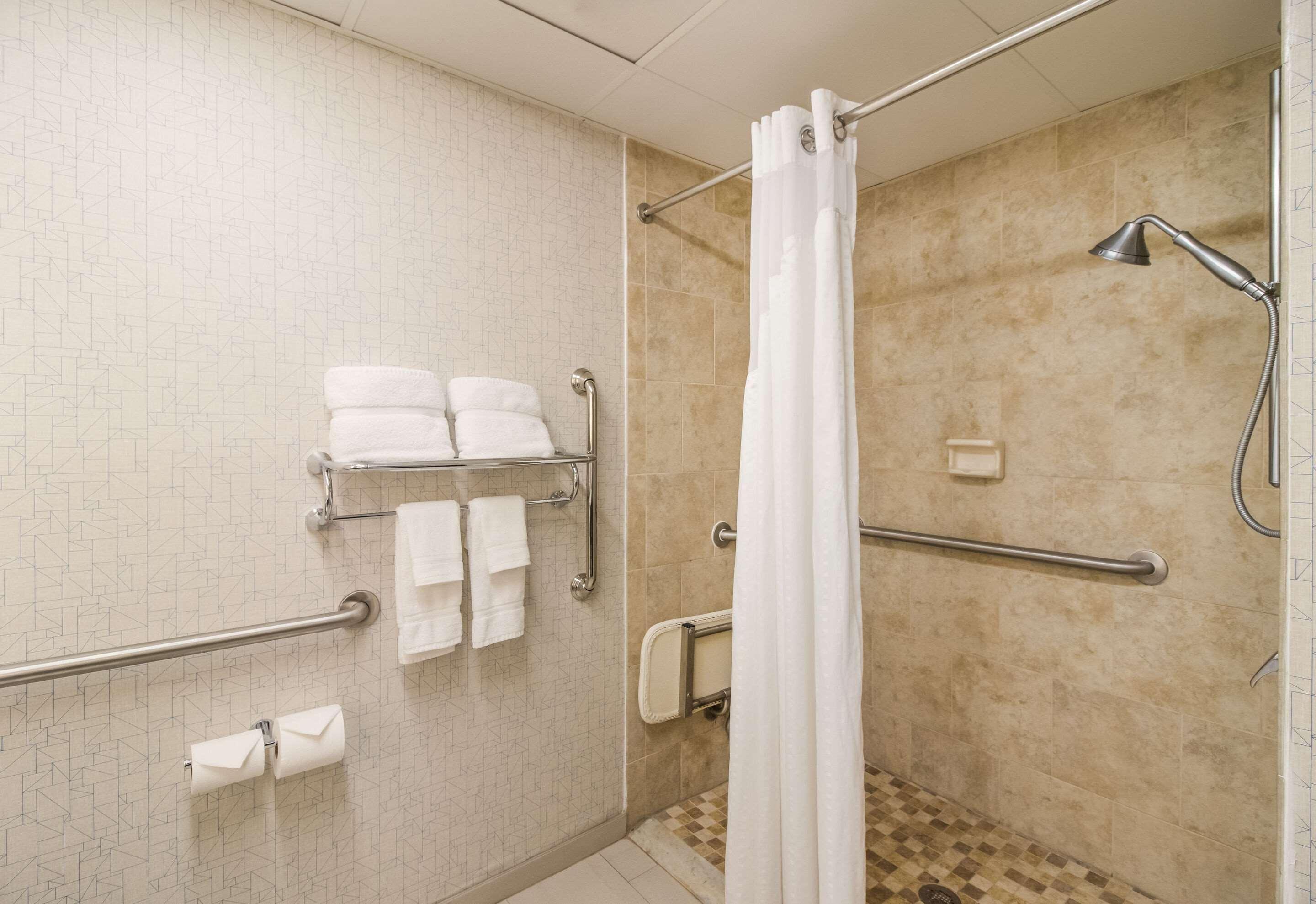 Hotel Clarion Pointe New Bern Extérieur photo