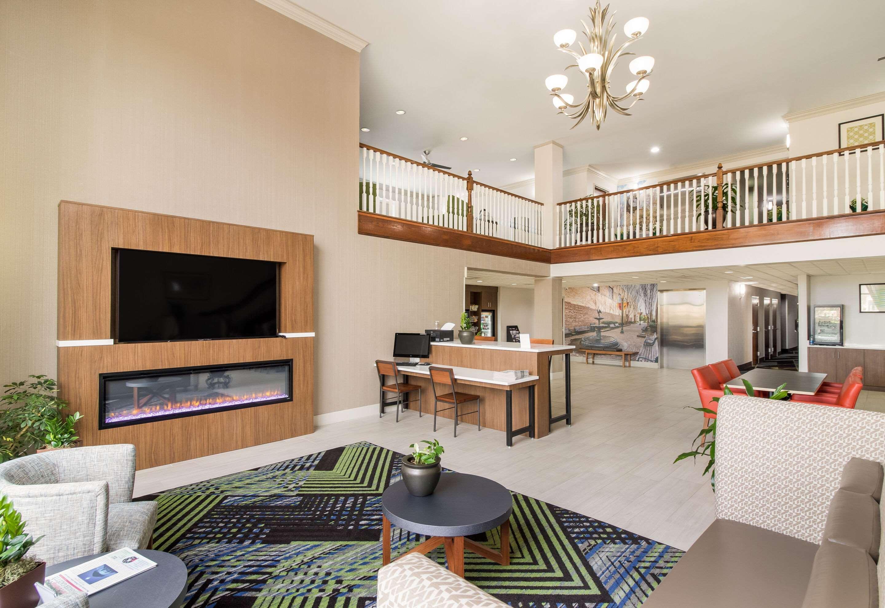 Hotel Clarion Pointe New Bern Extérieur photo