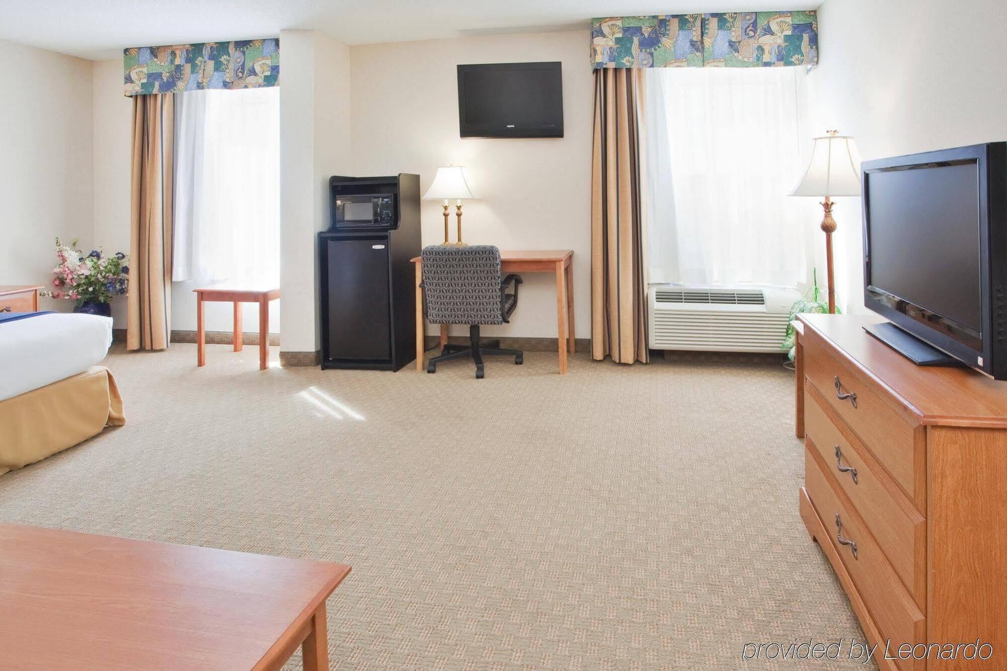 Hotel Clarion Pointe New Bern Extérieur photo